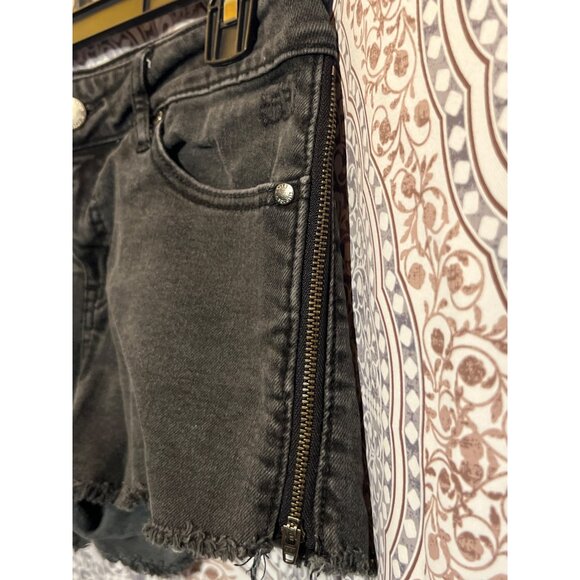 Silence + Noise Womens Black Denim Cut-Off Shorts Size 4 - Picture 9 of 11